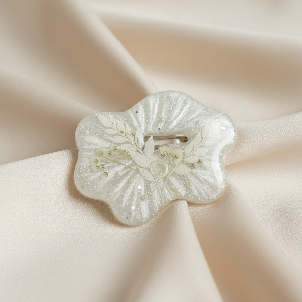 Brooch - Lifestyle